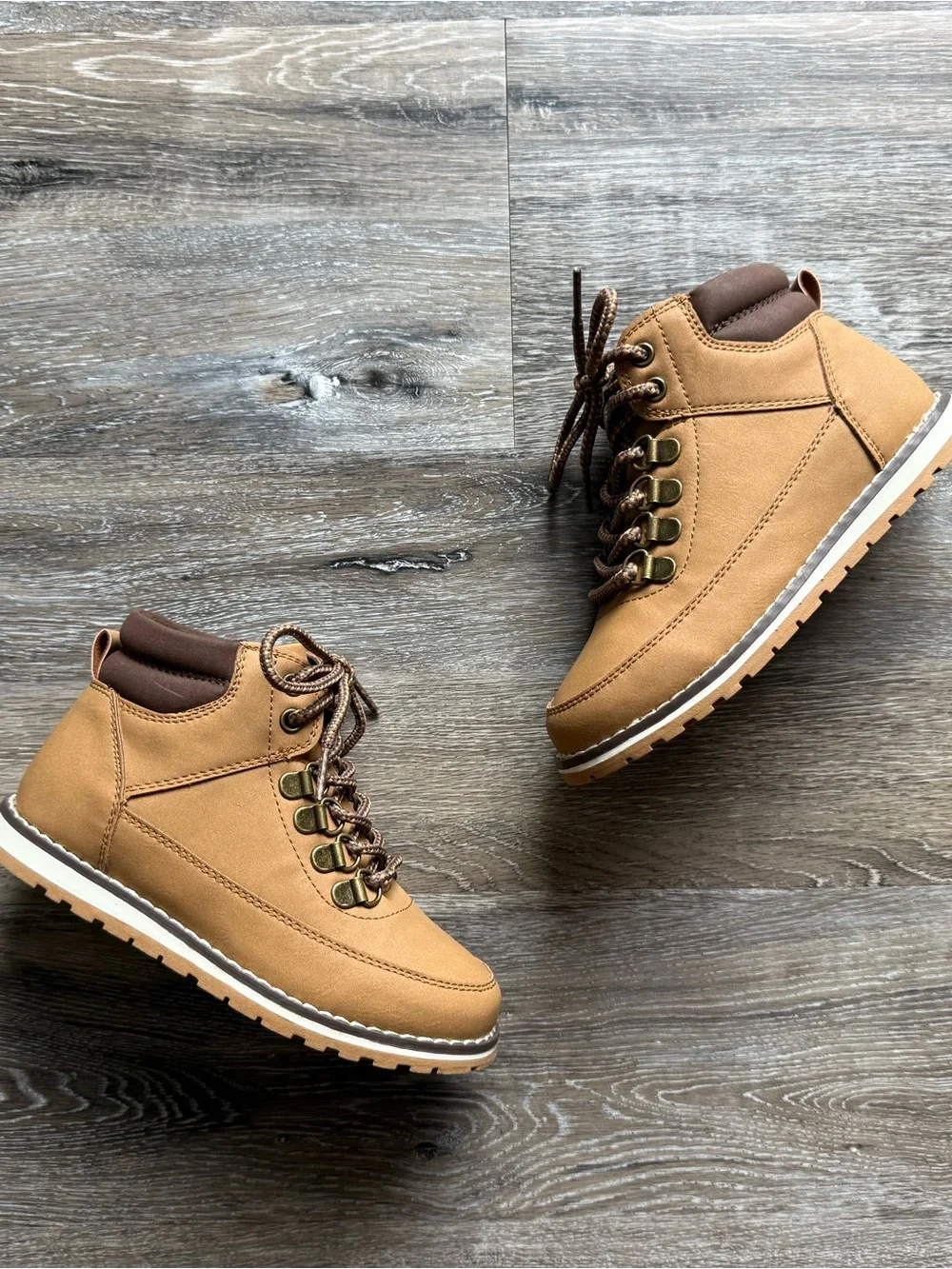 🧸 Children’s Place | NWOT • Tan Boots + Cute Winter Hat & Mittens
